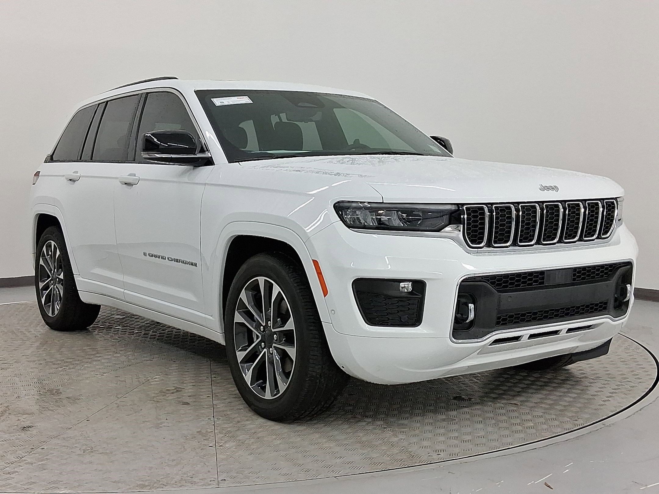 Used 2024 Jeep Grand Cherokee Overland w/ Luxury Tech Group IV image 7