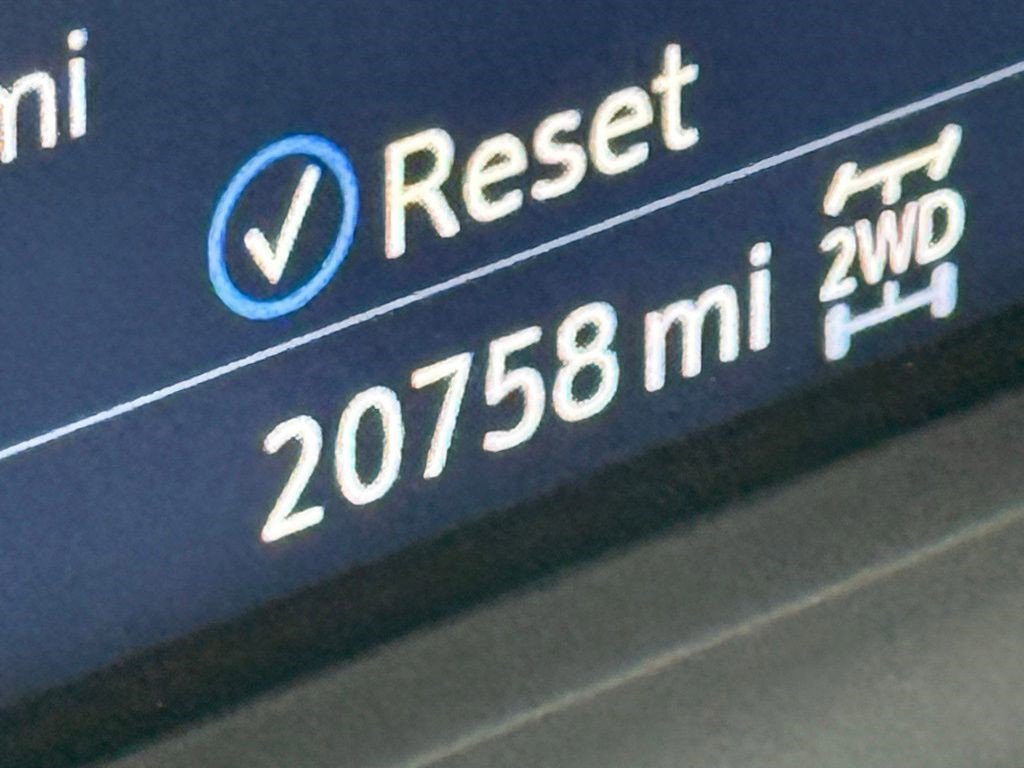 Certified 2024 Cadillac XT6 Premium Luxury w/ LPO, Floor Liner Package AWD/4WD image 3