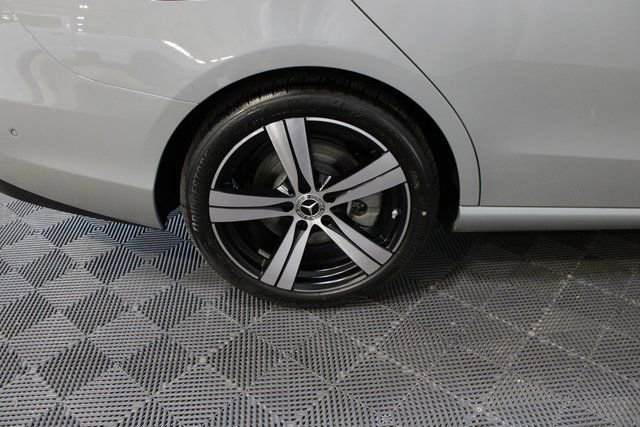 New 2025 Mercedes-Benz C 300 4MATIC Sedan image 9