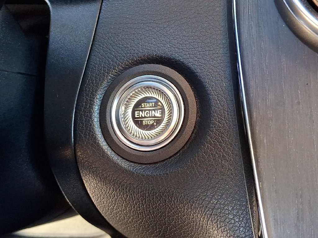 Used 2020 Mercedes-Benz GLC 300 4MATIC image 21