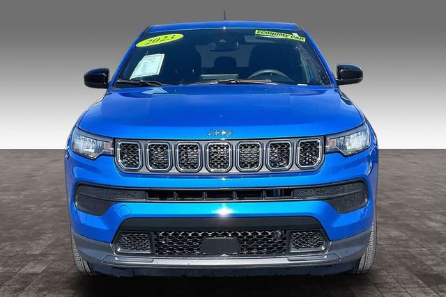 Used 2023 Jeep Compass Sport AWD/4WD image 3