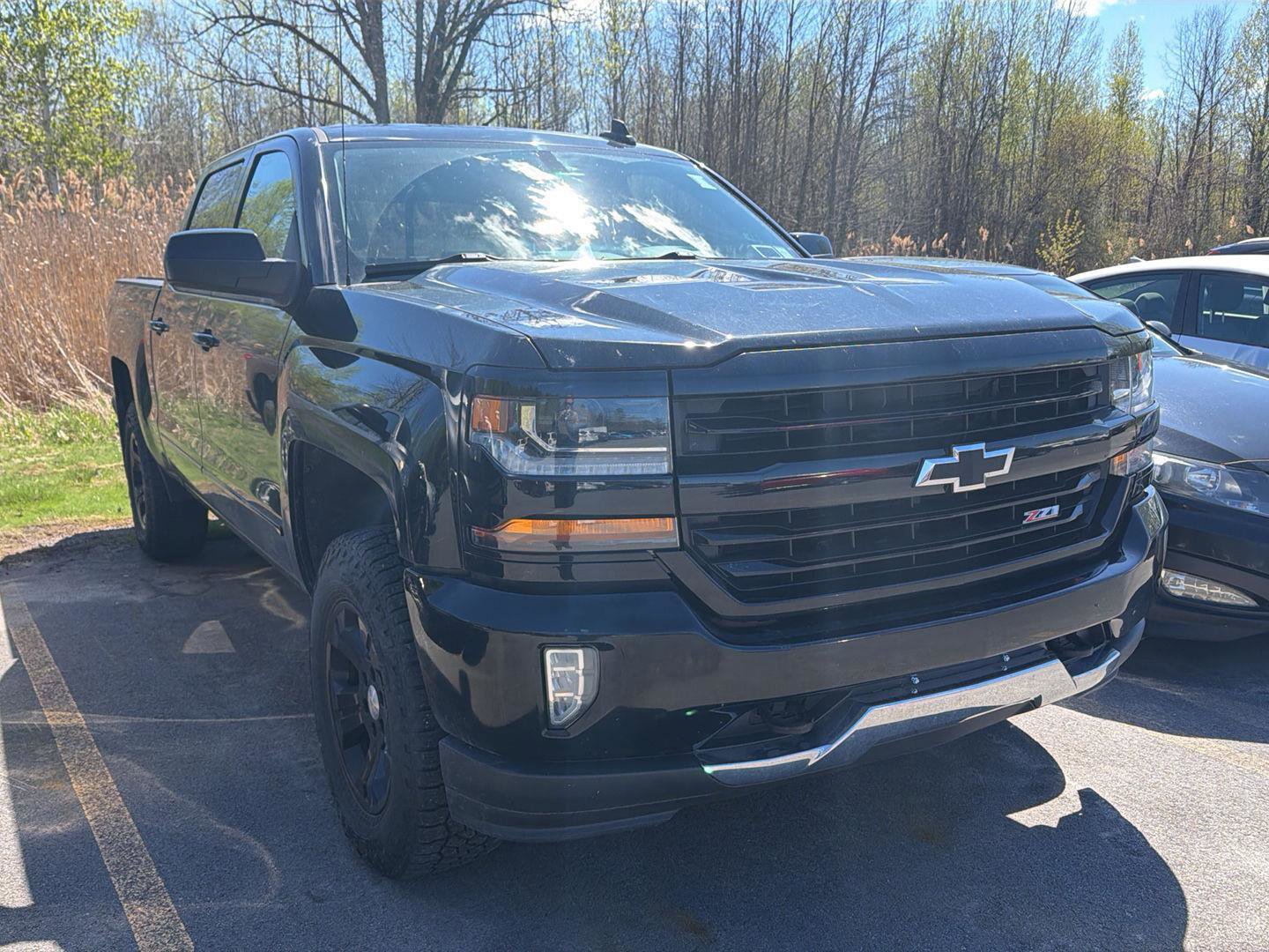 Used 2017 Chevrolet Silverado 1500 LT w/ All Star Edition AWD/4WD image 3
