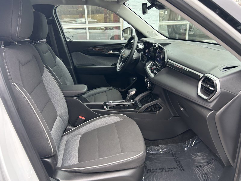 Used 2025 Chevrolet TrailBlazer LT w/ Convenience Package image 23