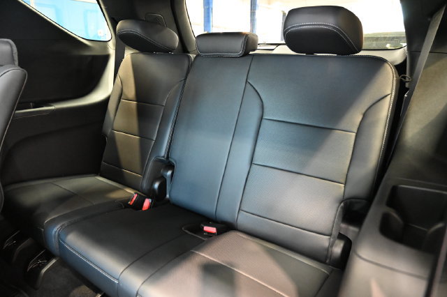 New 2027 Chevrolet Traverse LT w/ LPO, Floor Liner Package AWD/4WD image 12