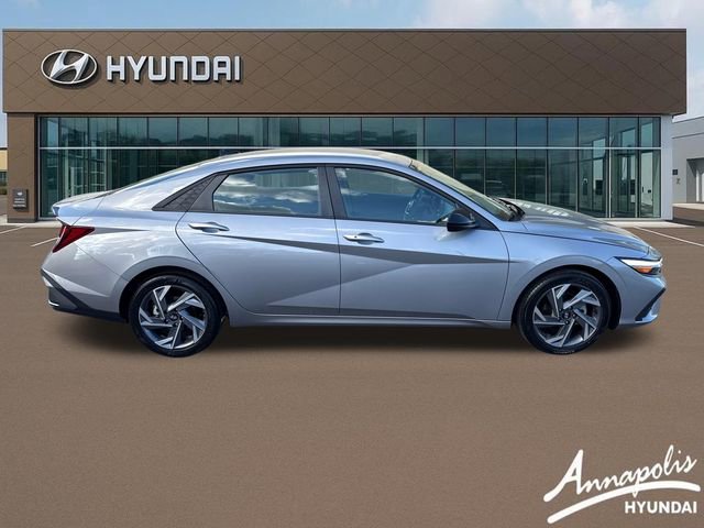 Certified 2025 Hyundai Elantra Sport image 6