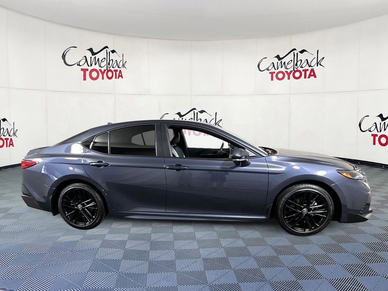 Used 2026 Toyota Camry SE w/ Convenience Package FWD image 9