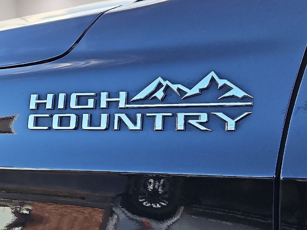 Used 2021 Chevrolet Tahoe High Country w/ Premium Package AWD/4WD image 14