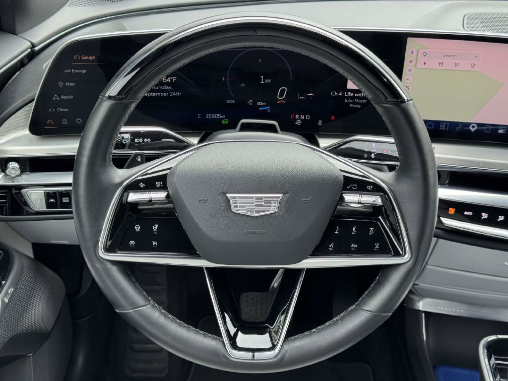Certified 2024 Cadillac Lyriq Luxury AWD/4WD image 23