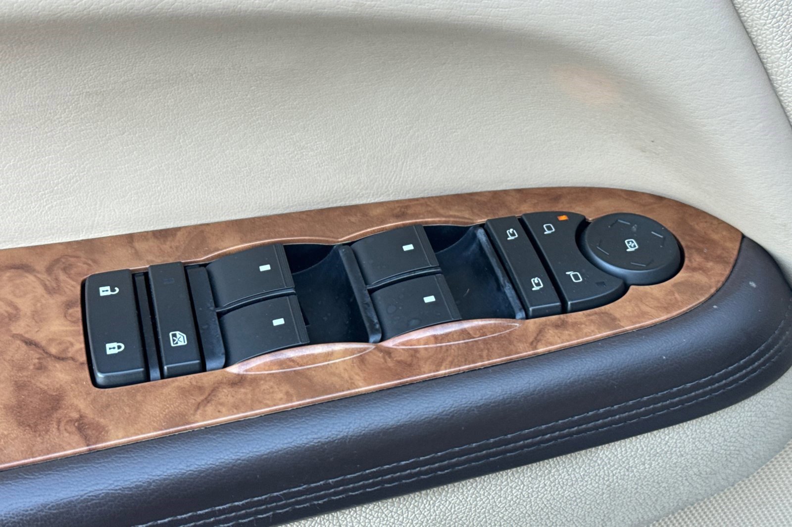 Used 2010 Buick Enclave CXL w/ Trailering Provision Package image 13