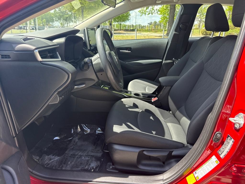 Used 2021 Toyota Corolla LE image 13