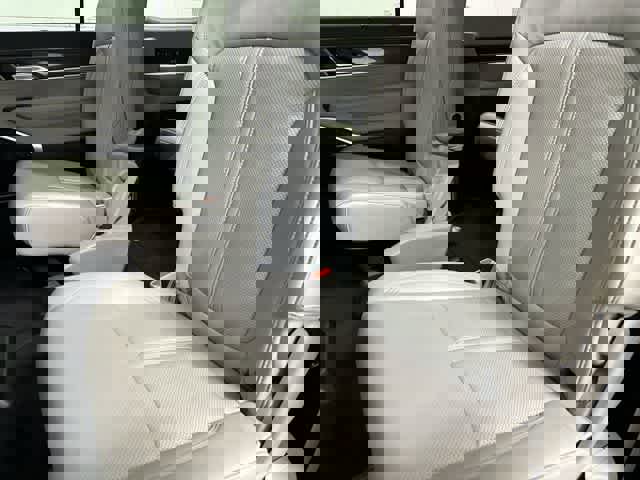 Used 2022 Jeep Wagoneer Series III w/ Convenience Group I AWD/4WD image 11