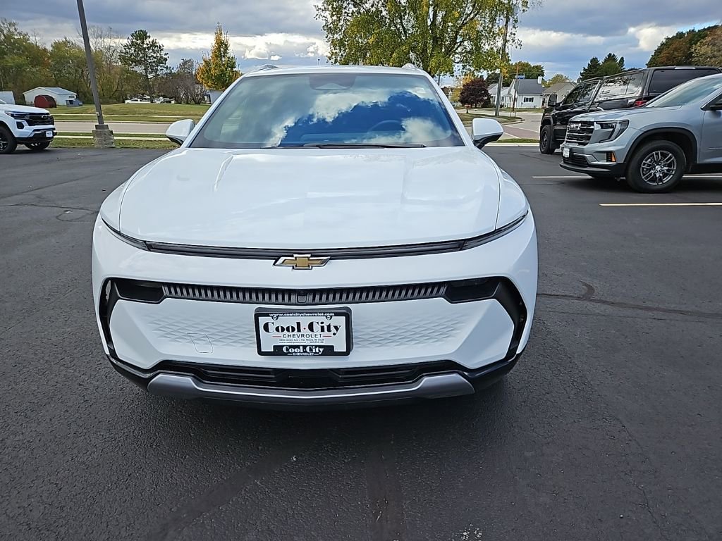 Used 2025 Chevrolet Equinox EV LT w/ Convenience Package image 9