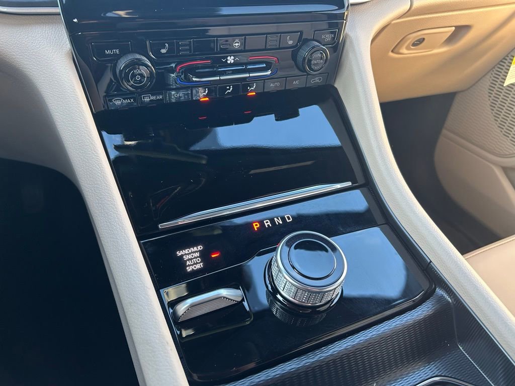 New 2025 Jeep Grand Cherokee Limited image 16