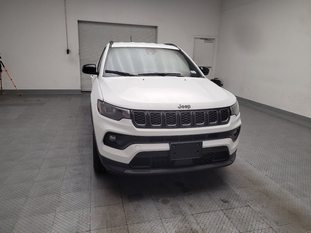 Used 2025 Jeep Compass Latitude w/ Convenience Group AWD/4WD image 14
