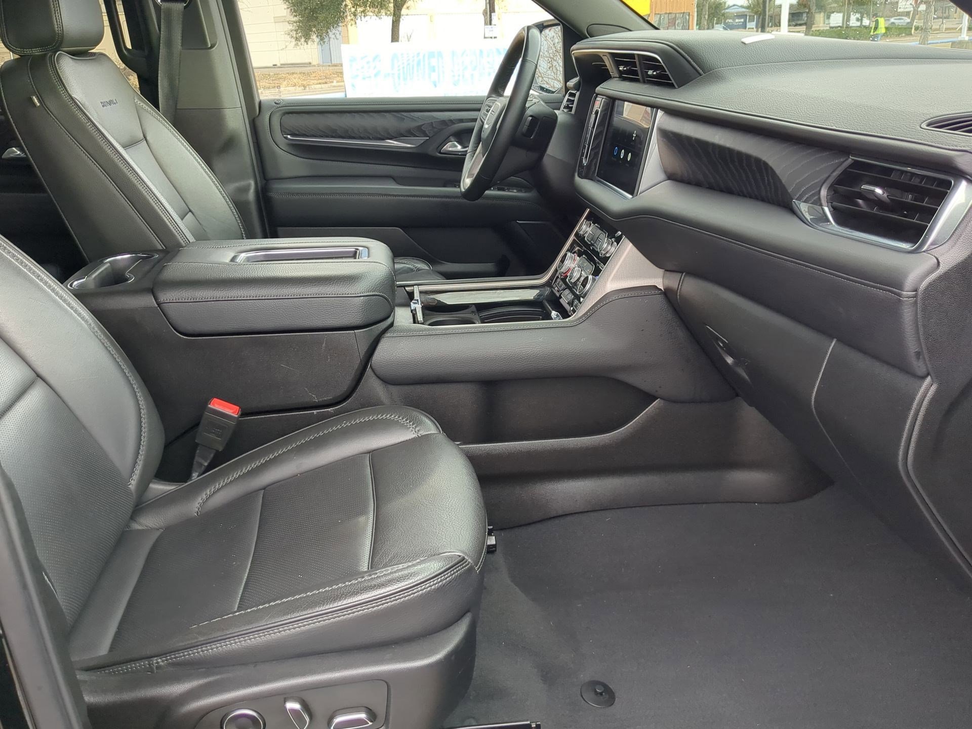 Used 2024 GMC Yukon Denali image 31