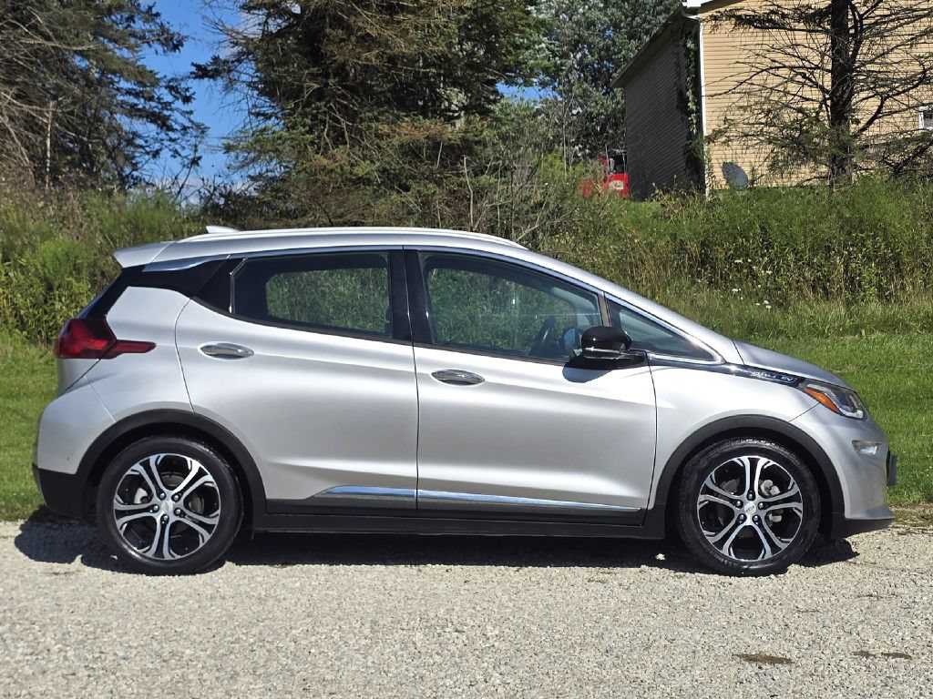 Used 2018 Chevrolet Bolt Premier w/ Driver Confidence II Package FWD image 8