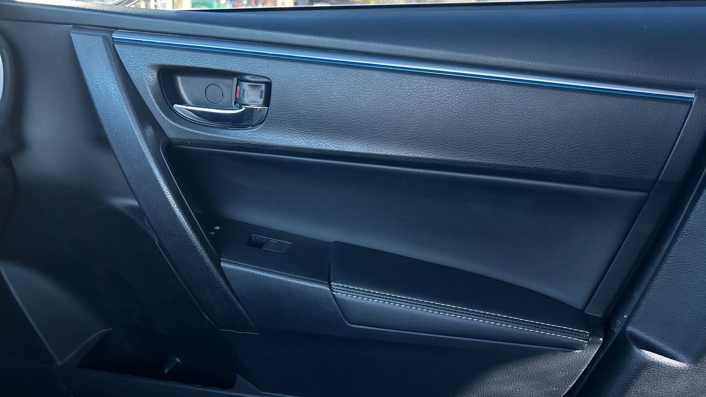 Used 2015 Toyota Corolla S image 24