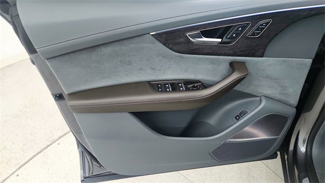 Used 2023 Audi Q8 Prestige w/ Prestige Package image 36