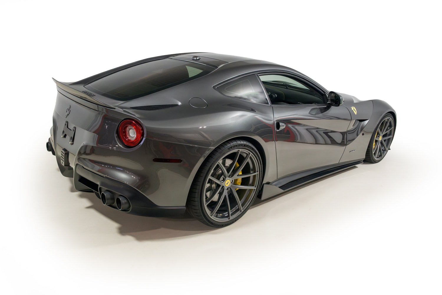 Used 2016 Ferrari F12 Berlinetta RWD image 6