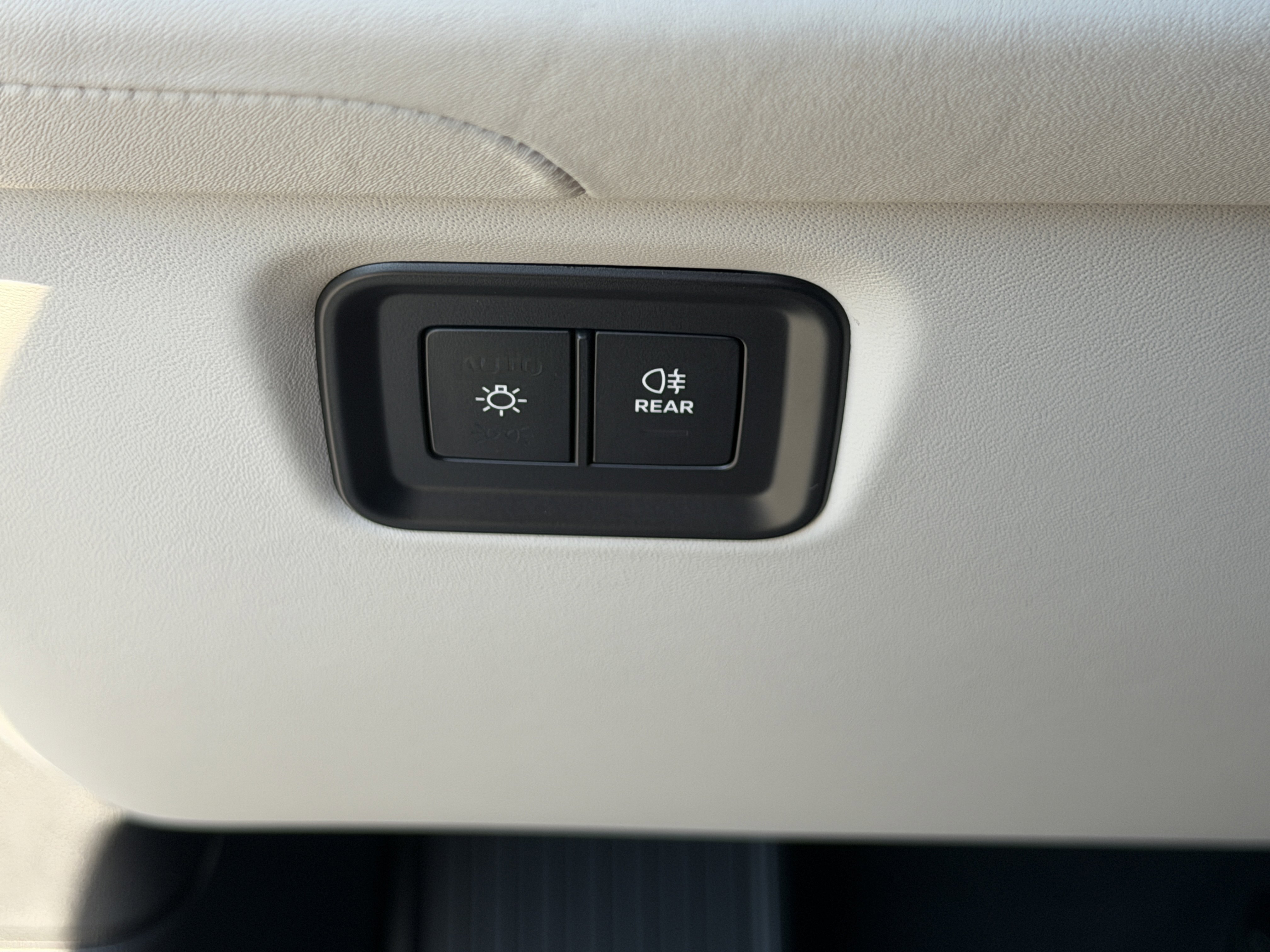 New 2026 Porsche Cayenne Coupe image 34