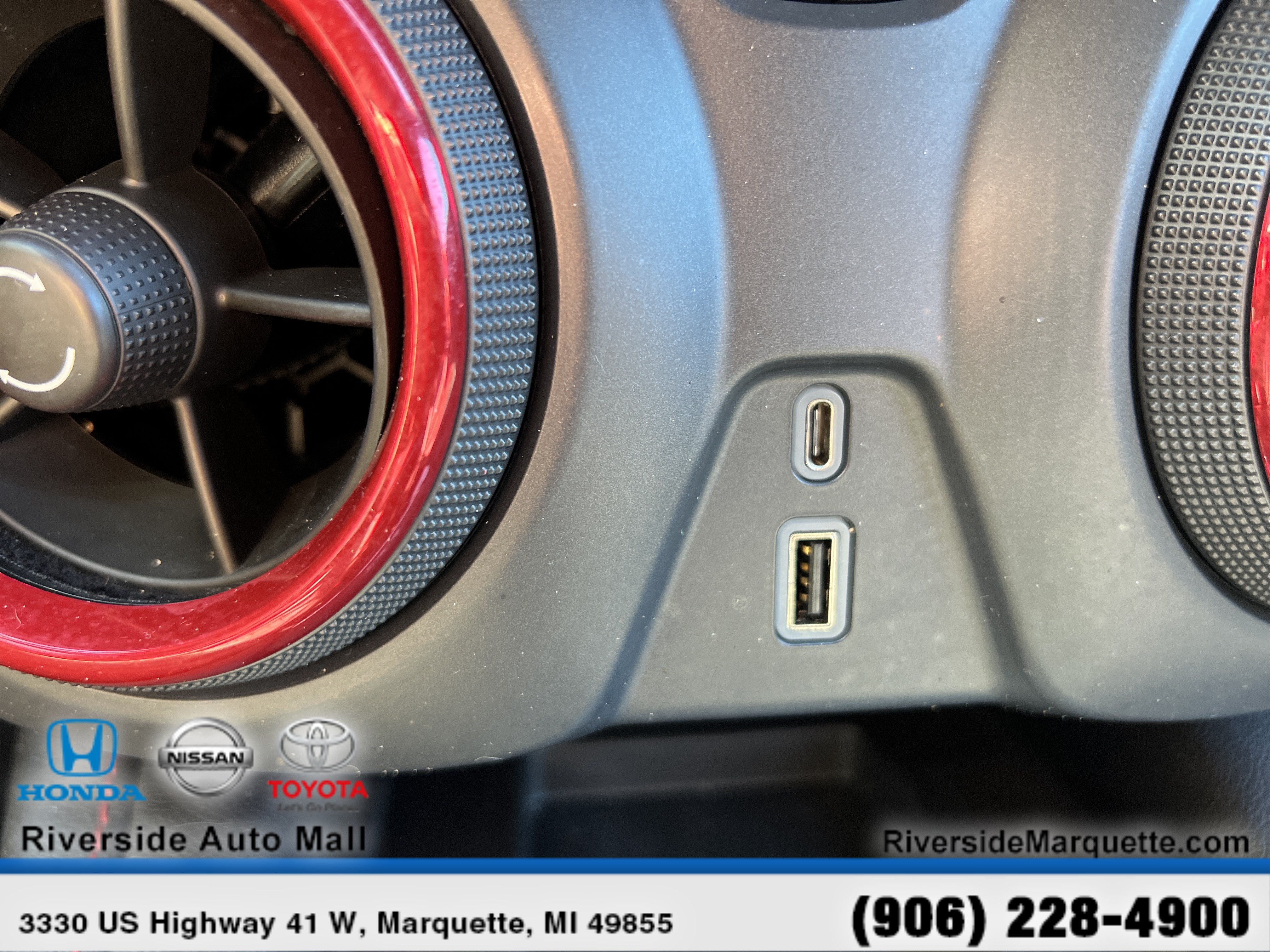 Used 2021 Chevrolet Blazer RS w/ Enhanced Convenience Package AWD/4WD image 18