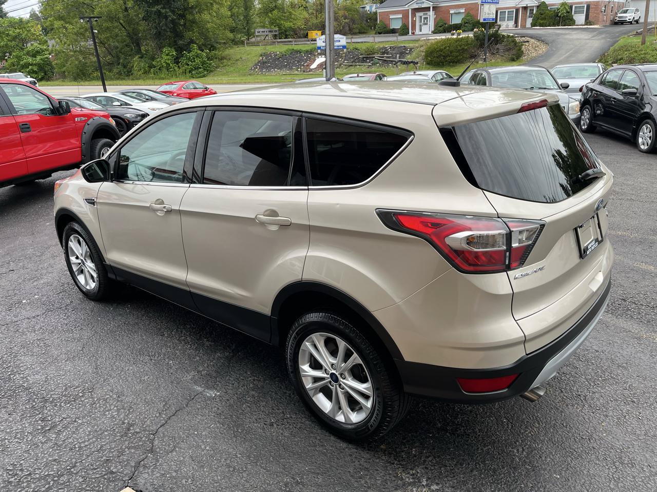 Used 2017 Ford Escape SE AWD/4WD image 8