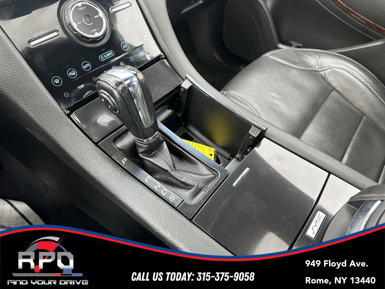 Used 2018 Ford Taurus Limited AWD/4WD image 29