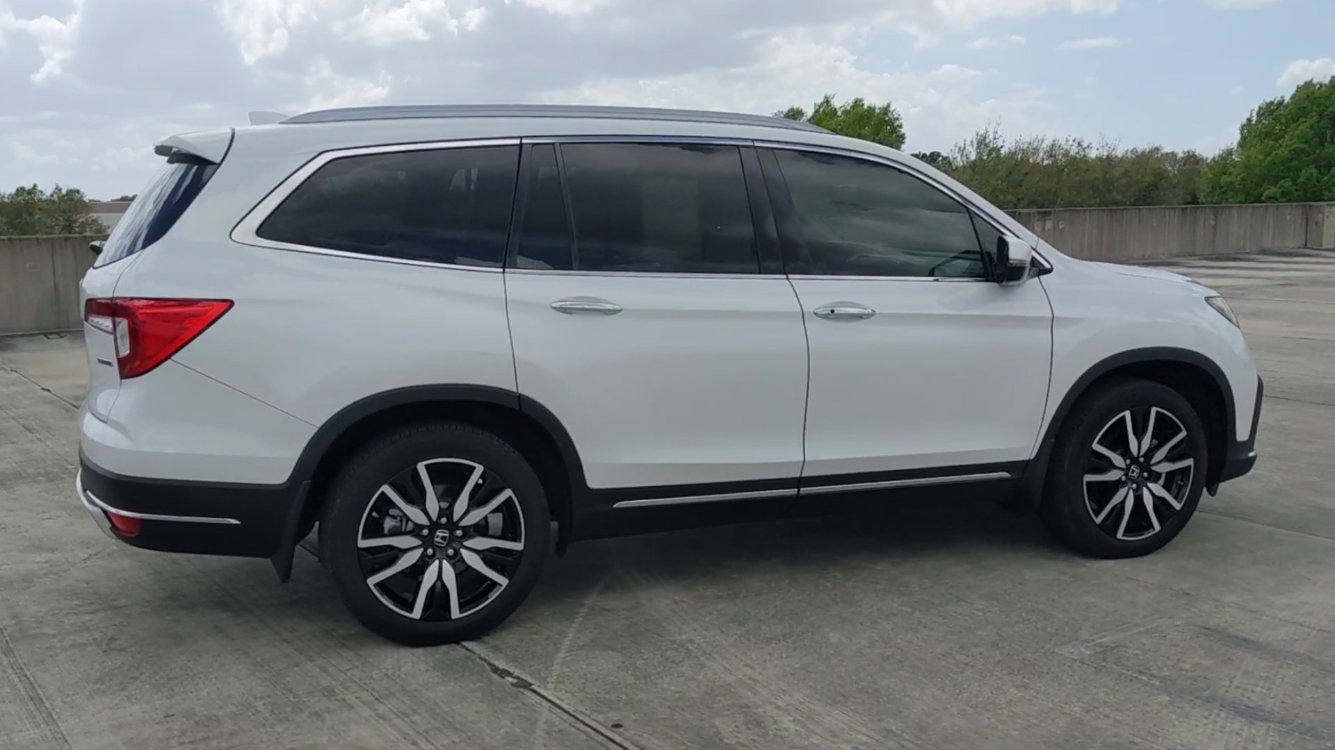 Used 2020 Honda Pilot Touring image 24