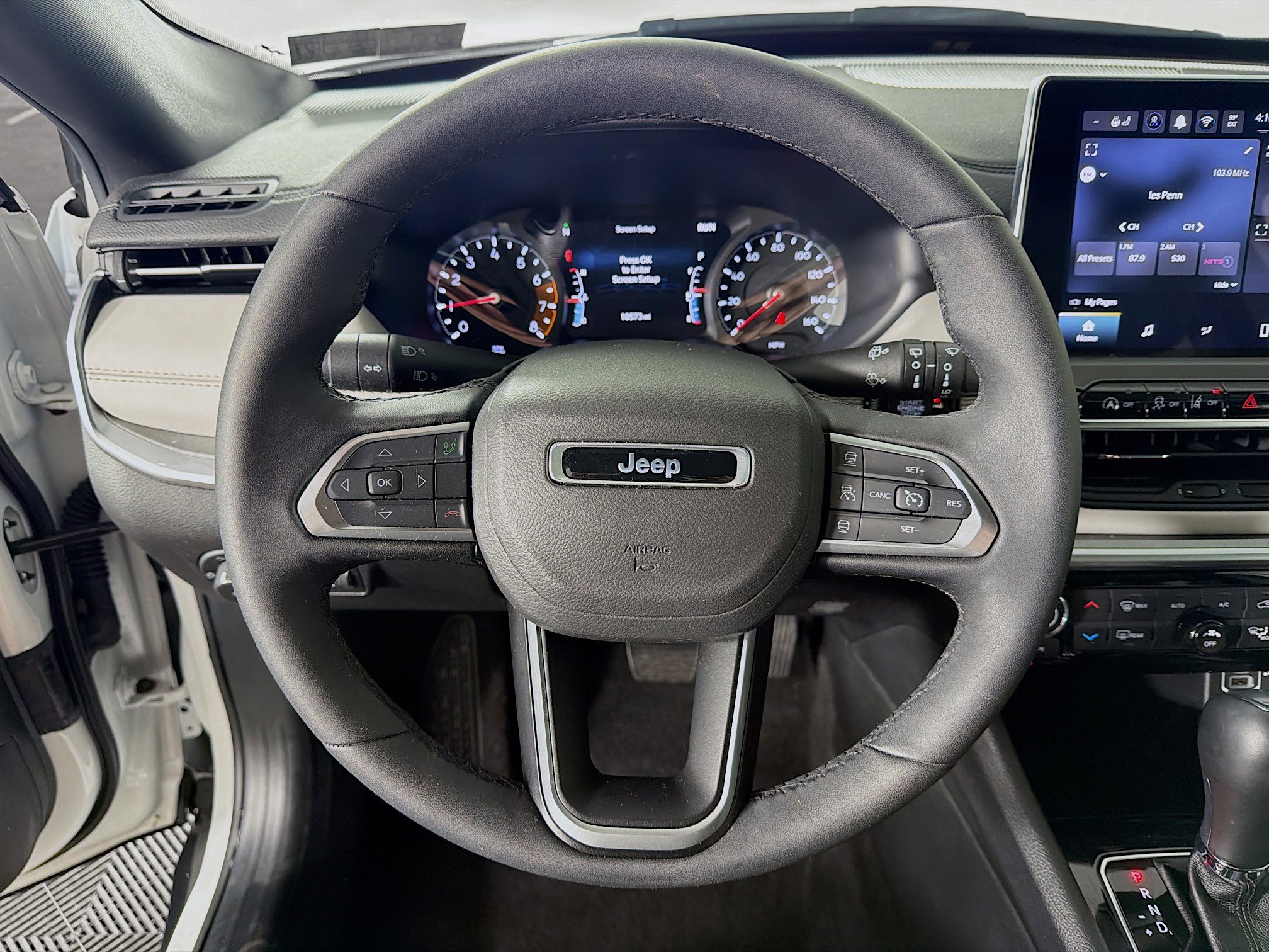 Used 2025 Jeep Compass Limited image 13