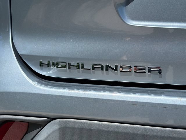 Used 2021 Toyota Highlander XLE FWD image 11