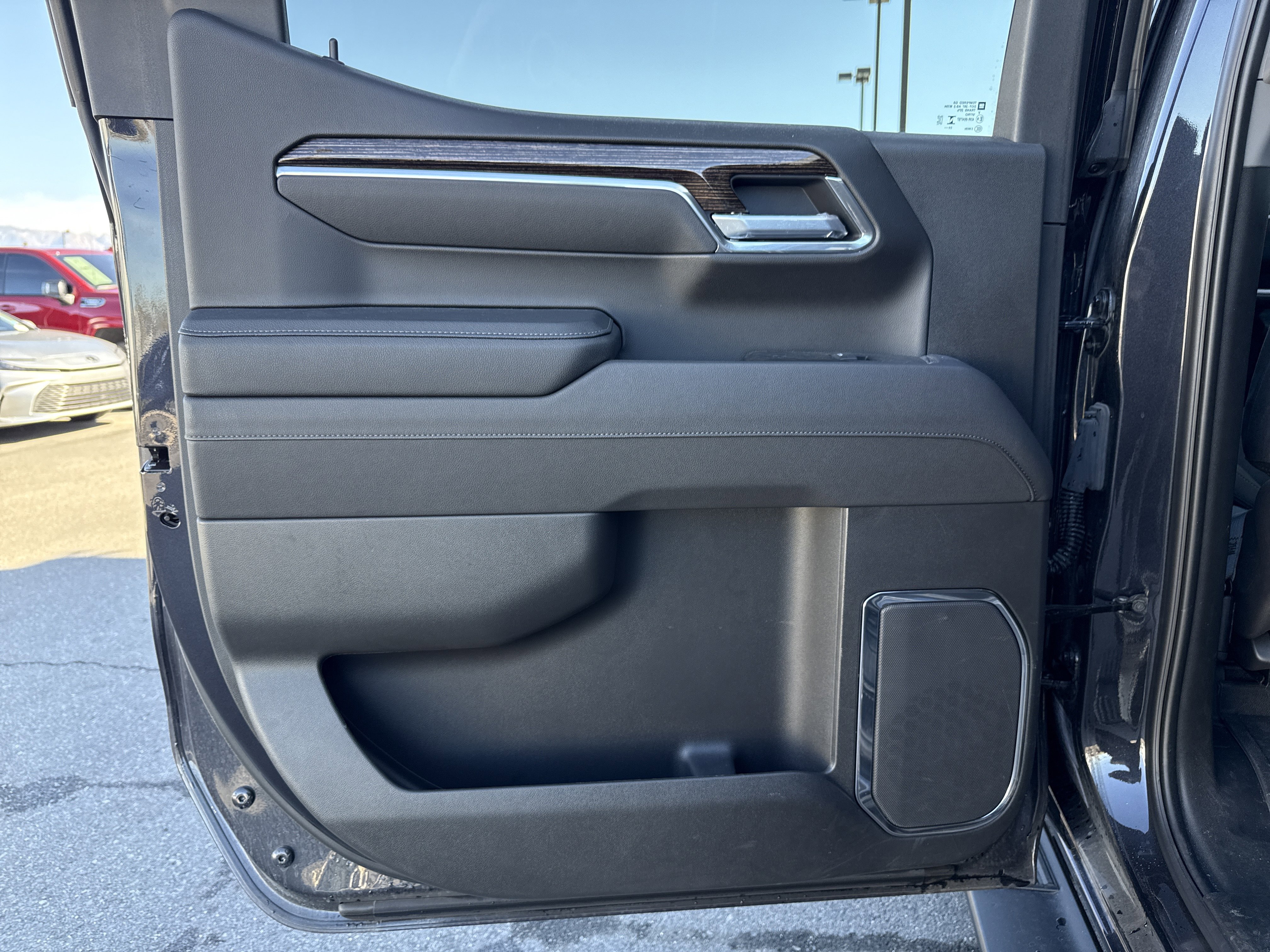 Used 2025 GMC Sierra 1500 Elevation image 30