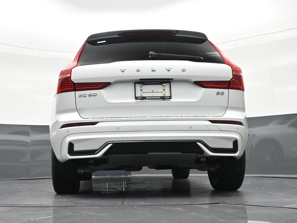 Used 2023 Volvo XC60 B5 Plus FWD image 25