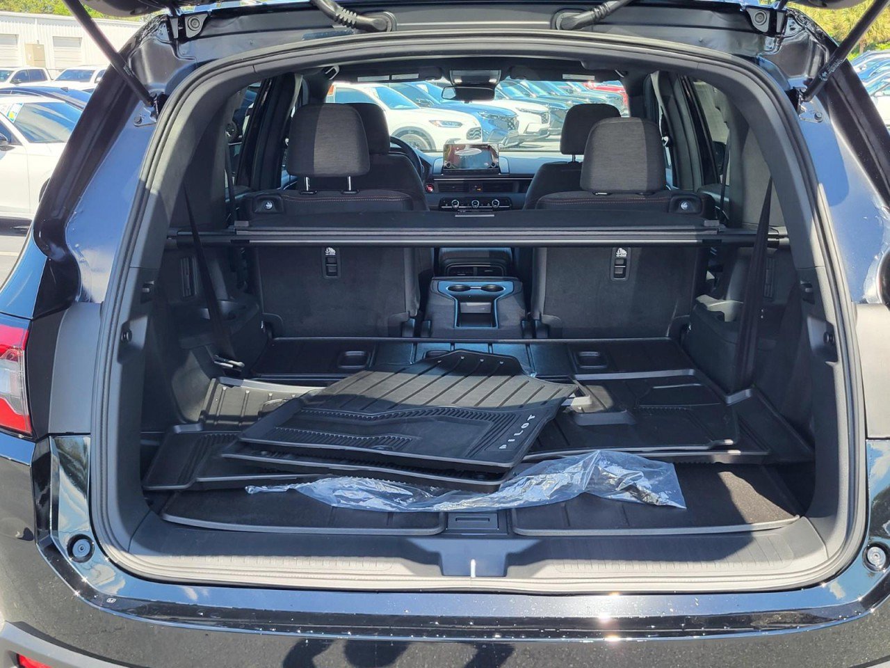 Certified 2025 Honda Pilot Sport image 4