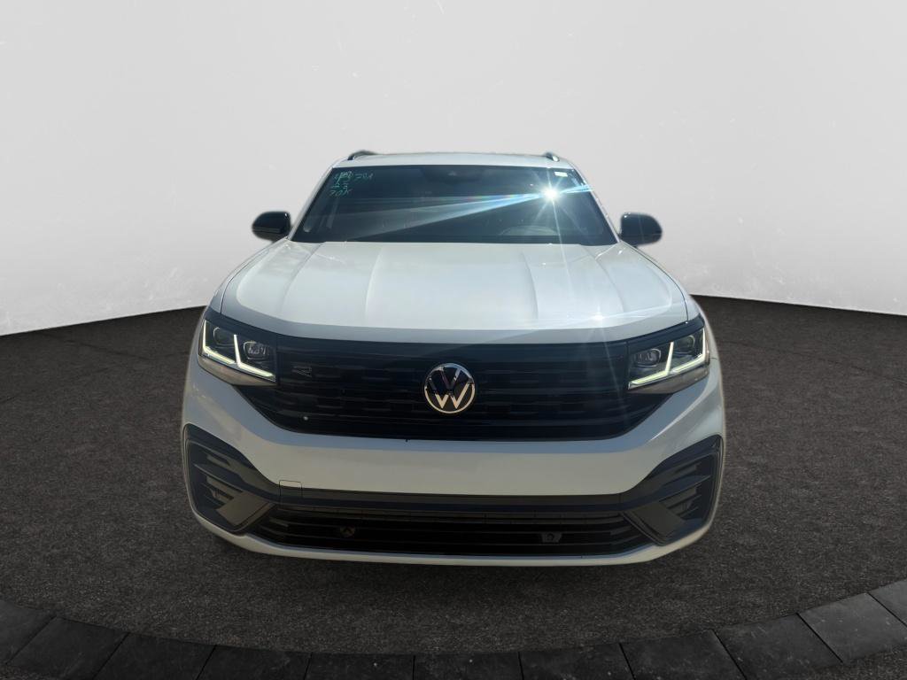 Used 2023 Volkswagen Atlas Cross Sport SEL R-Line AWD/4WD image 2