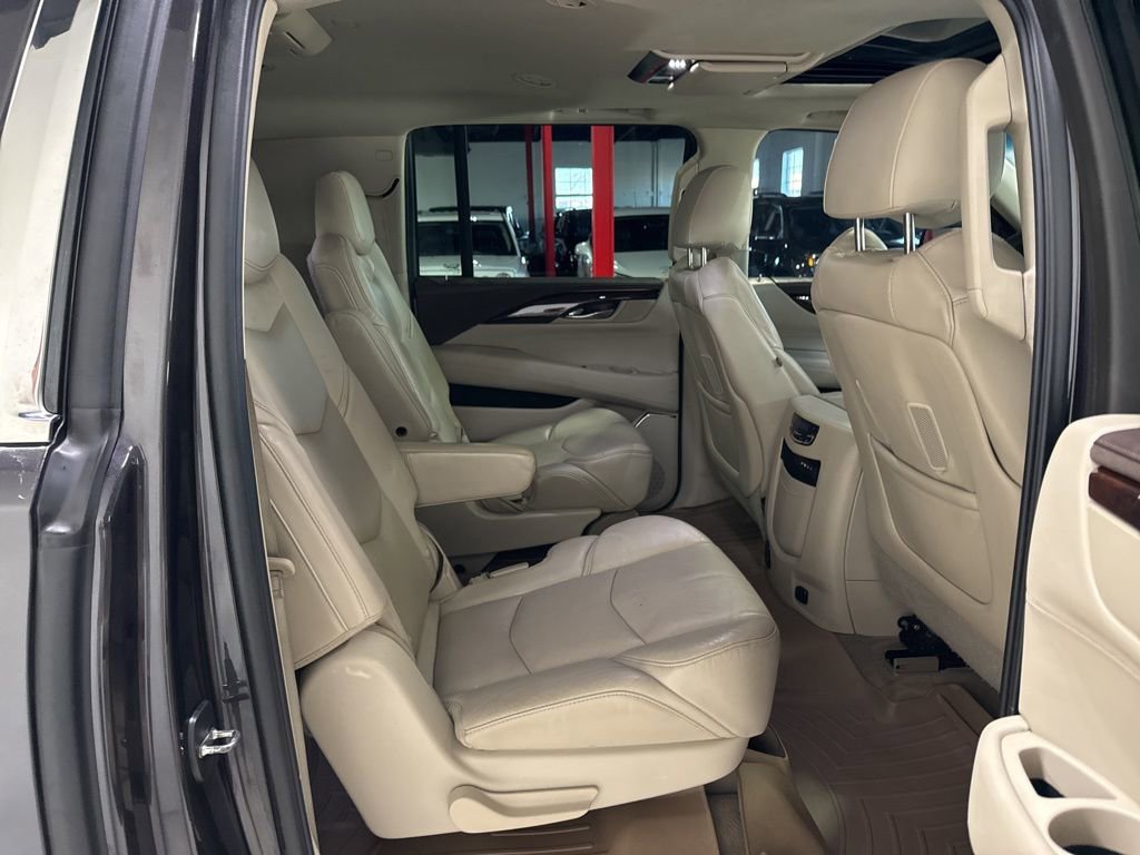 Used 2015 Cadillac Escalade ESV Luxury image 6