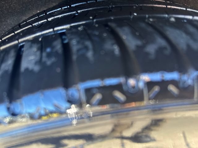 Used 2010 Mercedes-Benz E 550 4MATIC Sedan image 28