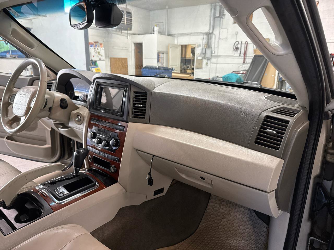 Used 2005 Jeep Grand Cherokee Limited AWD/4WD image 58