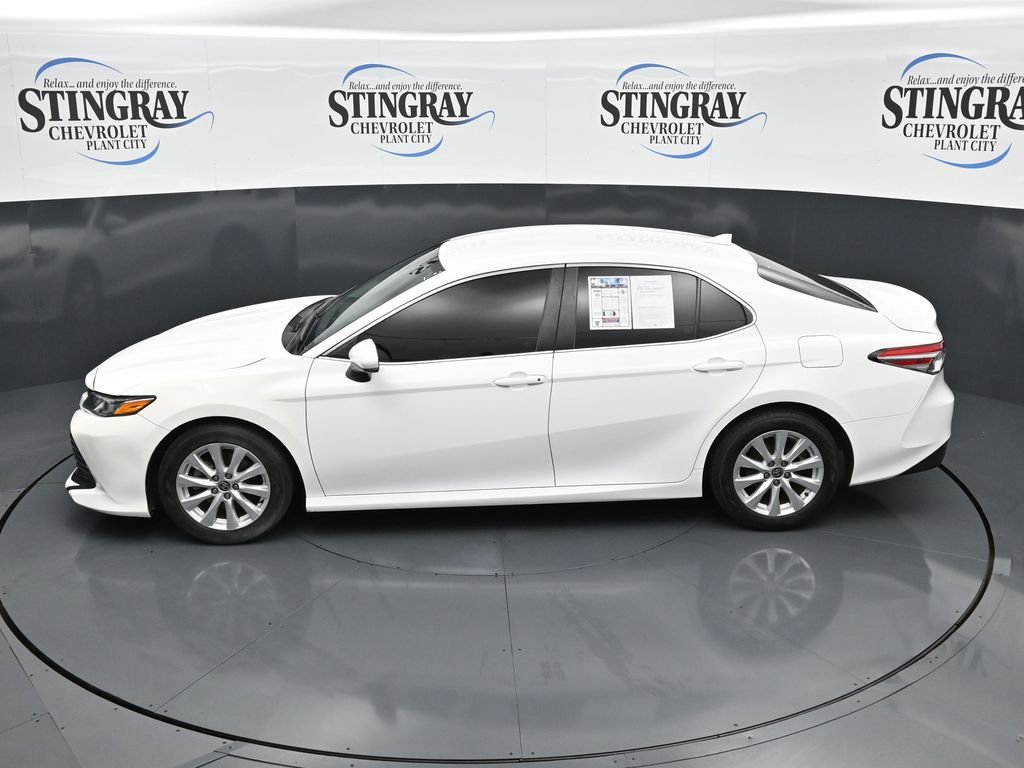 Used 2020 Toyota Camry LE image 12