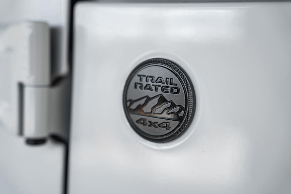 New 2025 Jeep Gladiator Sport image 13