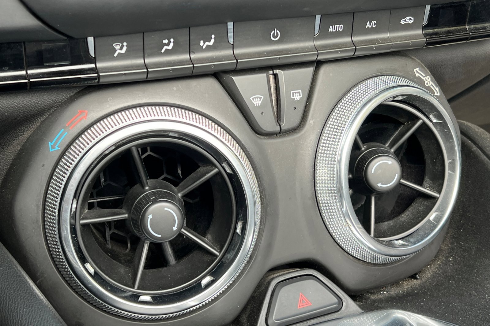 Used 2023 Chevrolet Camaro LT image 27