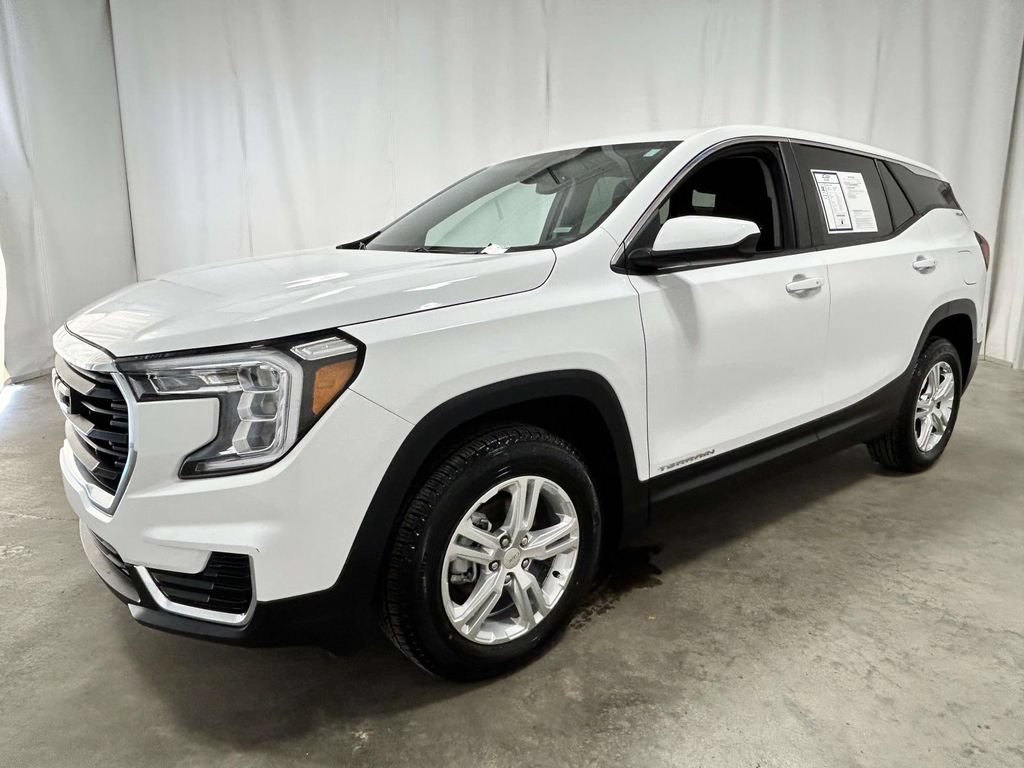 Used 2024 GMC Terrain SLE AWD/4WD image 5