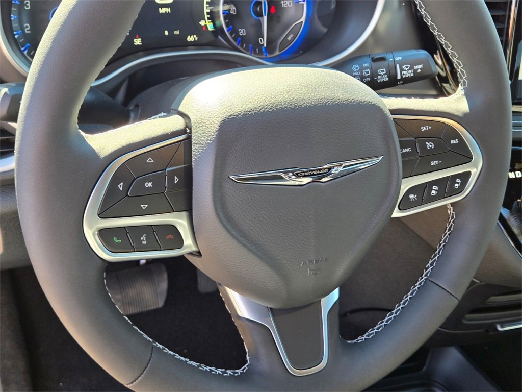 New 2026 Chrysler Pacifica Select image 12