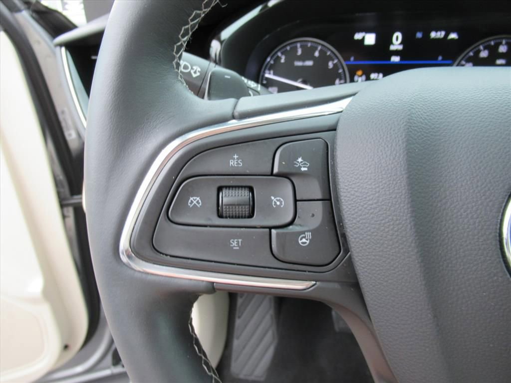 Used 2023 Buick Envision Avenir image 23