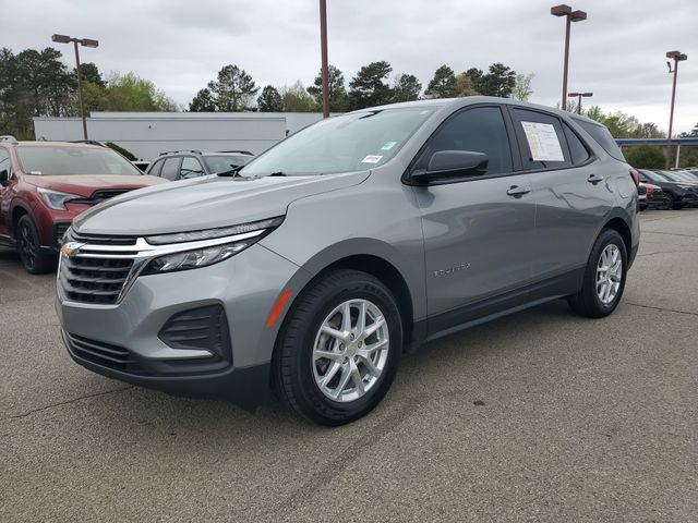 Used 2023 Chevrolet Equinox LS w/ LS Convenience Package image 3