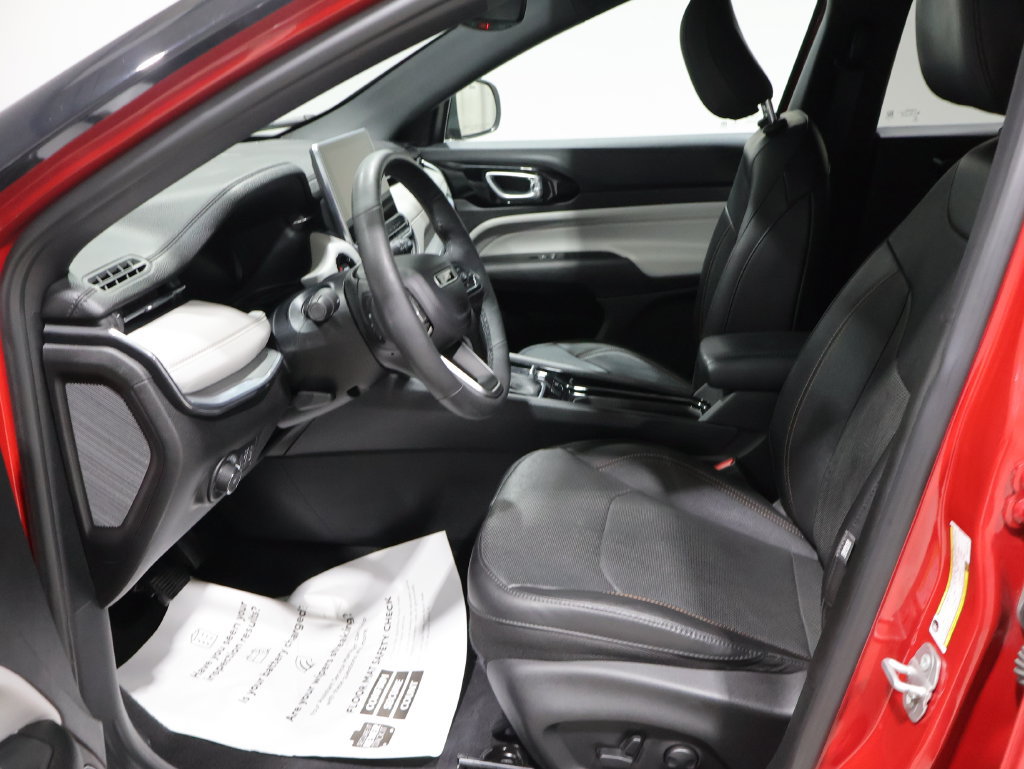 Used 2023 Jeep Compass Limited w/ Elite Group AWD/4WD image 10