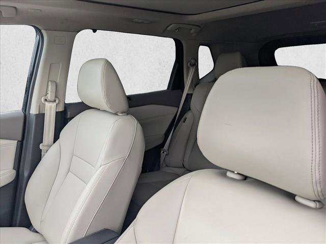 Used 2024 Nissan Rogue SL w/ SL Premium Package image 15