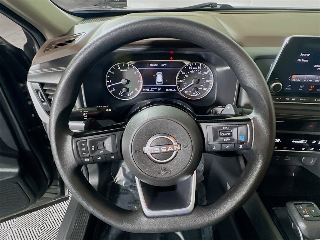 Used 2023 Nissan Rogue SV image 11