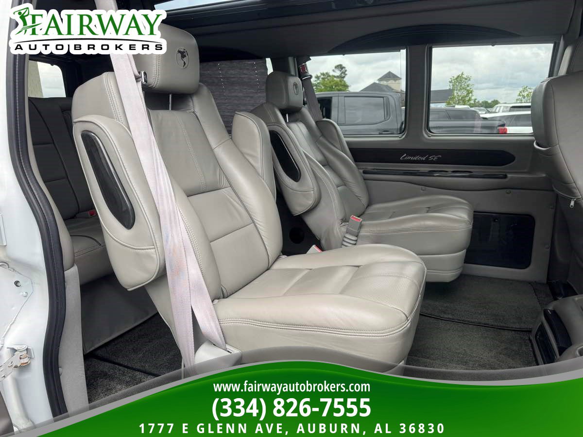 Used 2017 GMC Savana 2500 RWD image 13