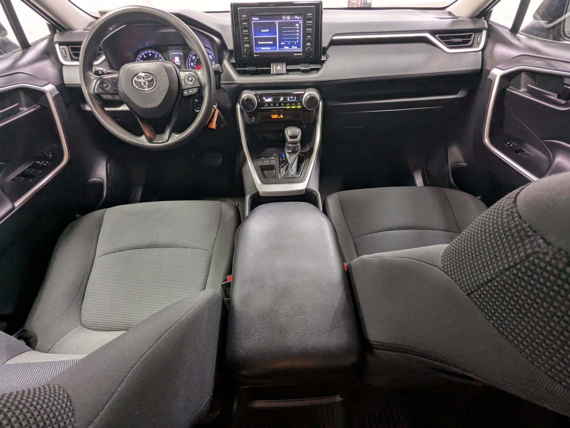 Used 2021 Toyota RAV4 LE FWD image 23