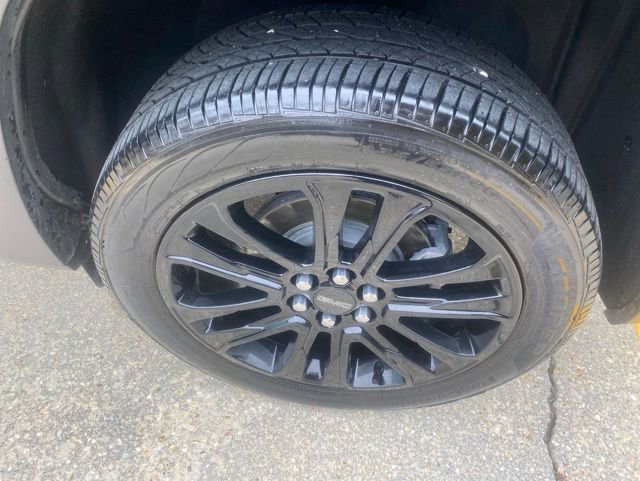 Used 2023 GMC Acadia SLE w/ Elevation Edition AWD/4WD image 36